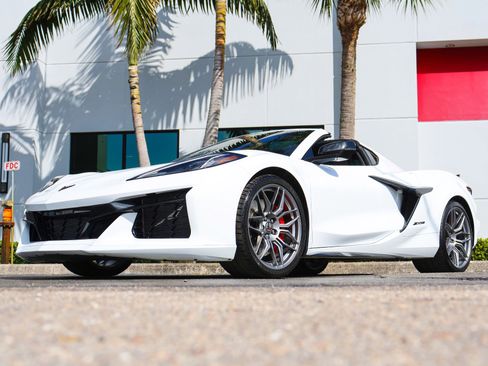 Used 2024 Chevrolet Corvette Z06 w/ Battery Protection Package image 6