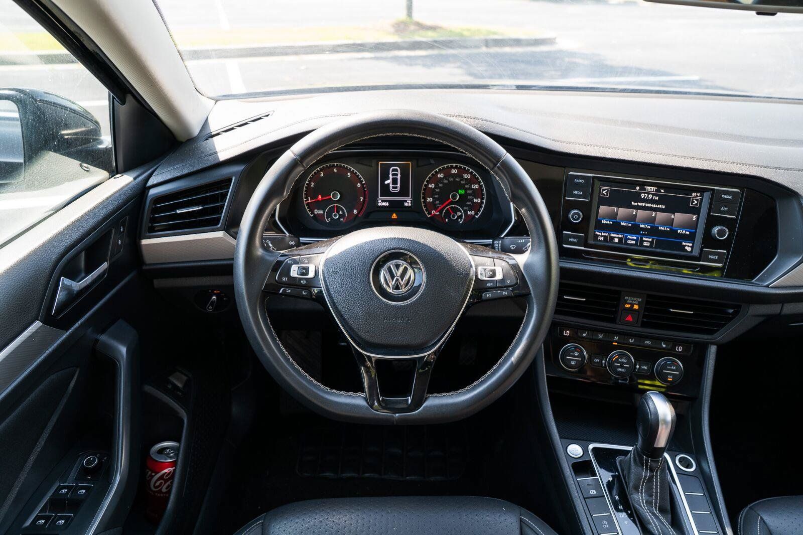 Used 2021 Volkswagen Jetta SE FWD image 30