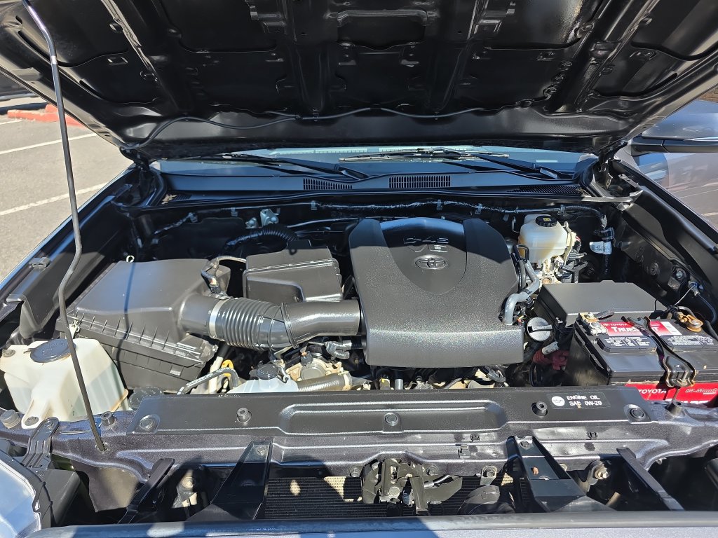 Used 2019 Toyota Tacoma TRD Off-Road w/ Technology Package AWD/4WD image 43