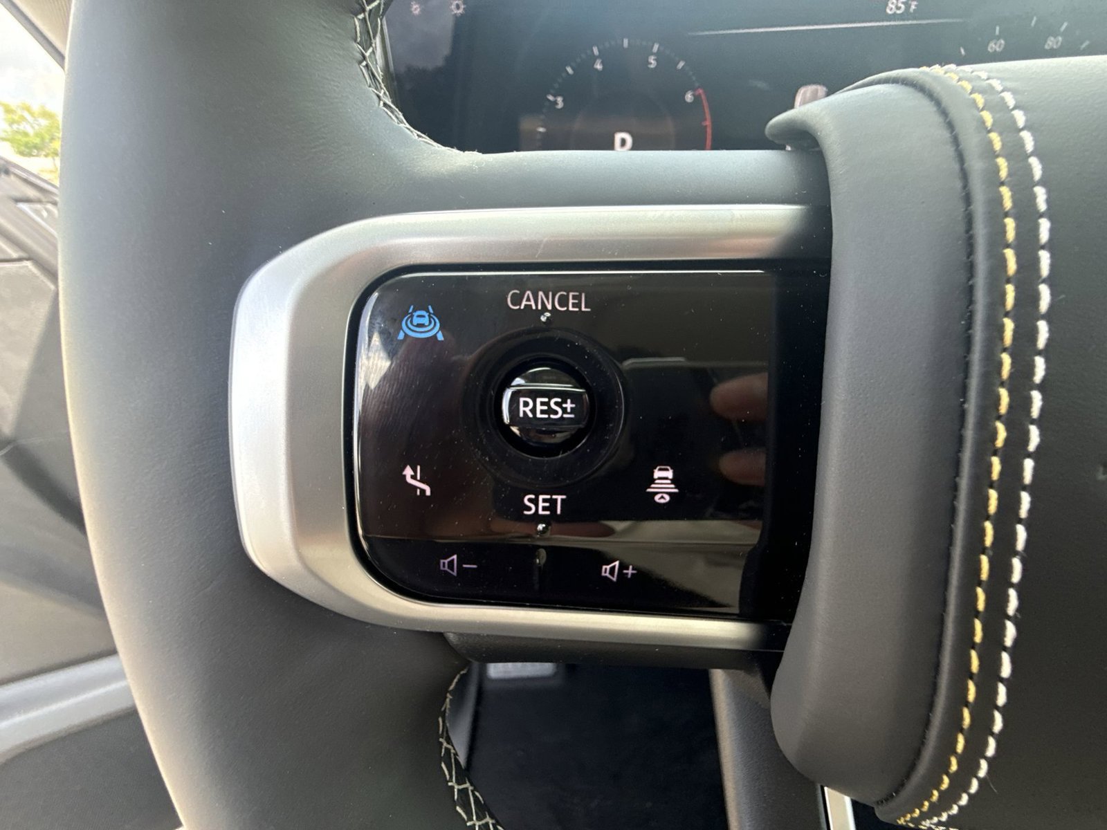 Used 2026 Nissan Armada Platinum Reserve AWD/4WD image 38