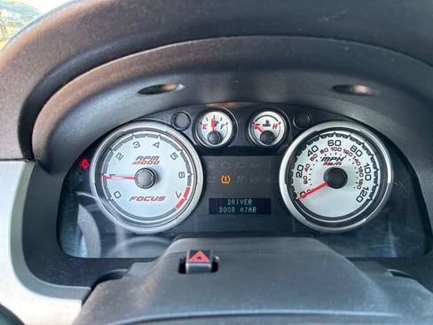 Used 2010 Ford Focus SES FWD image 13
