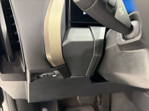 Used 2025 BMW X3 xDrive30i w/ Premium Package image 12