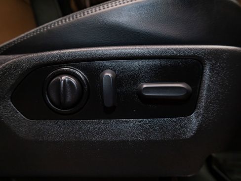 Used 2022 Chevrolet Silverado 1500 High Country image 25