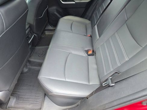 Used 2022 Toyota RAV4 XLE Premium AWD/4WD image 15