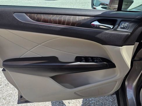 Used 2019 Lincoln MKC Reserve w/ MKC Technology Package FWD image 13