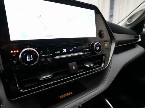 Used 2023 Toyota Highlander Limited image 21
