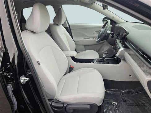 Certified 2025 Hyundai Kona SEL image 29