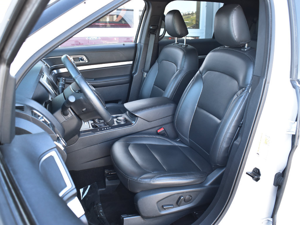 Used 2019 Ford Explorer XLT w/ Equipment Group 202A AWD/4WD image 5