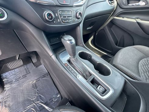 Used 2020 Chevrolet Equinox LT image 32