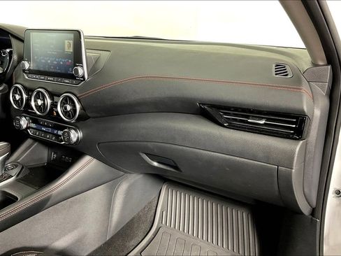 Used 2024 Nissan Sentra SR w/ SR Premium Package image 22