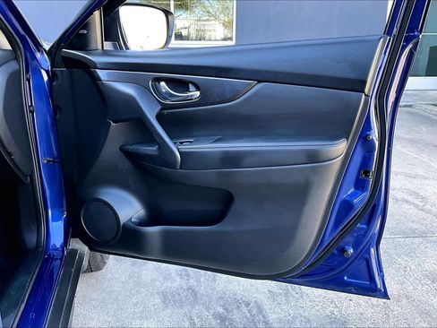 Used 2019 Nissan Rogue SV image 21