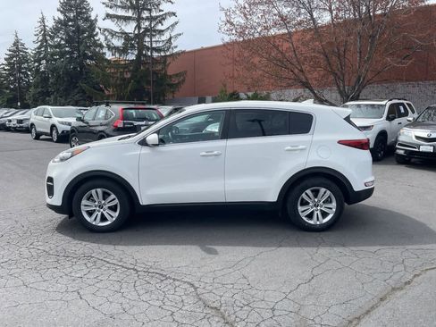 Used 2018 Kia Sportage LX image 2