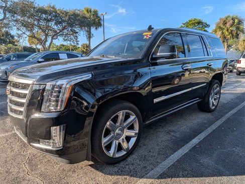 Used 2019 Cadillac Escalade Premium Luxury image 3