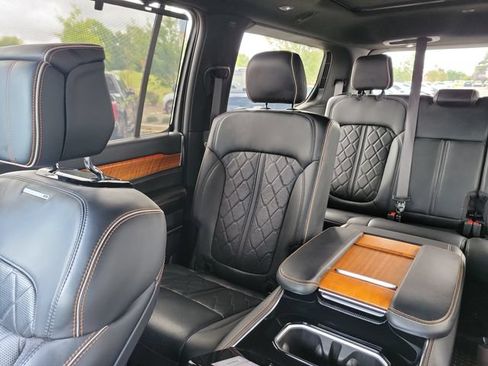 Used 2022 Jeep Grand Wagoneer Series III AWD/4WD image 10