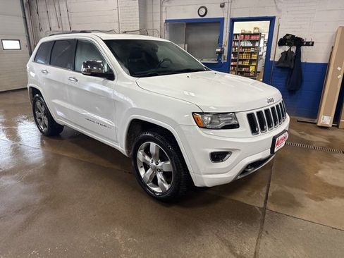 Used 2016 Jeep Grand Cherokee Overland image 3
