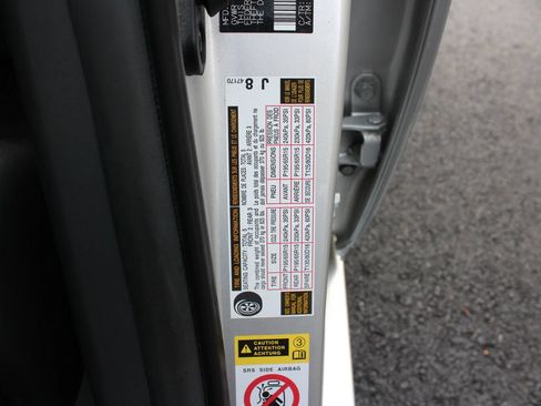 Used 2010 Toyota Prius Three FWD image 32