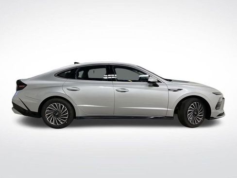 New 2025 Hyundai Sonata SEL image 2
