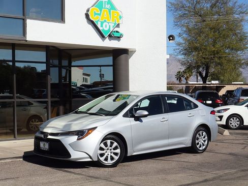 Used 2024 Toyota Corolla LE image 3