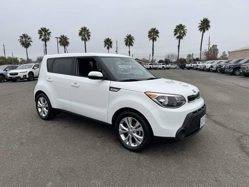 Used 2014 Kia Soul + image 10
