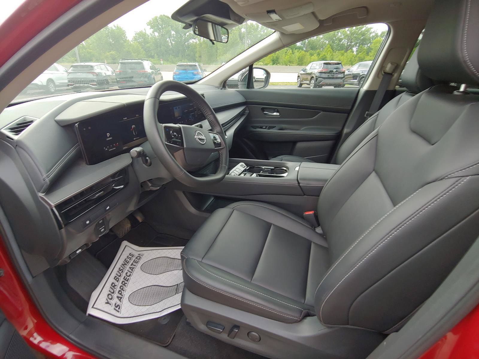 Used 2025 Nissan Murano SV AWD/4WD image 24