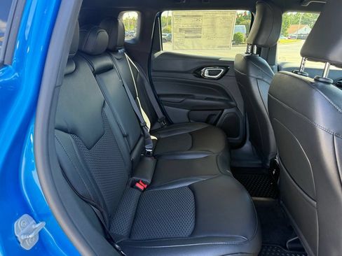 Used 2026 Jeep Compass Latitude AWD/4WD image 36