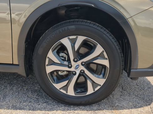 Used 2020 Subaru Outback Touring w/ Popular Package #2 AWD/4WD image 9