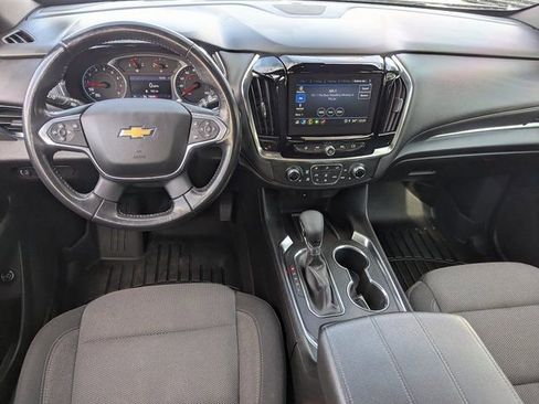 Used 2022 Chevrolet Traverse LT image 29