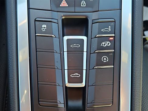 Certified 2025 Porsche 718 Boxster image 19