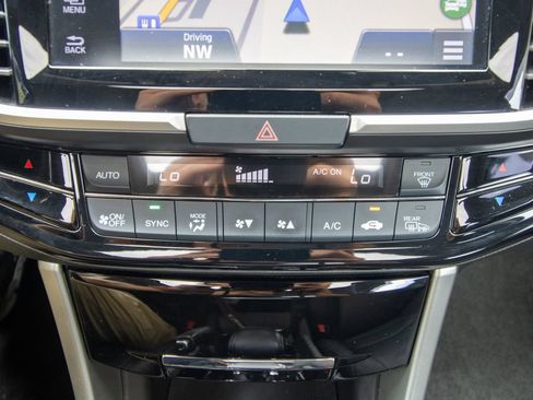 Used 2017 Honda Accord Touring image 29