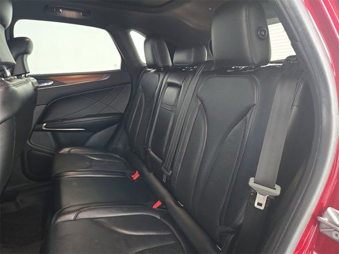 Used 2018 Lincoln MKC Reserve image 31