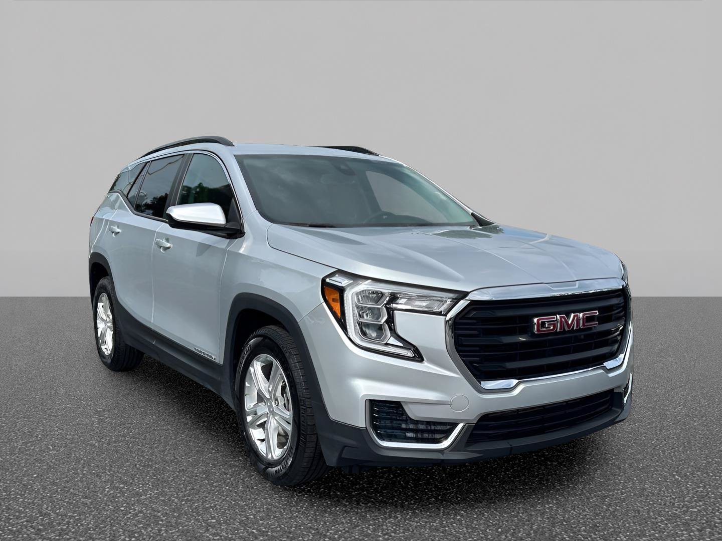 Certified 2022 GMC Terrain SLE w/ Driver Convenience Package FWD image 3