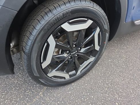 Used 2025 Kia Telluride S FWD image 7