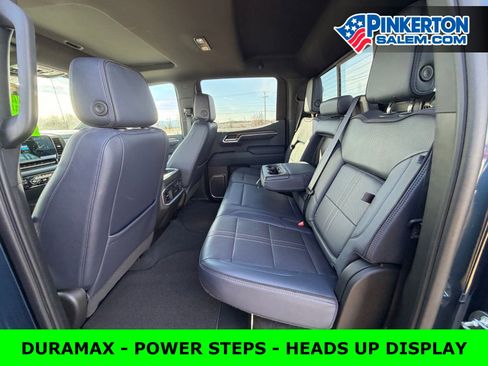 Used 2022 Chevrolet Silverado 1500 High Country w/ Technology Package image 5