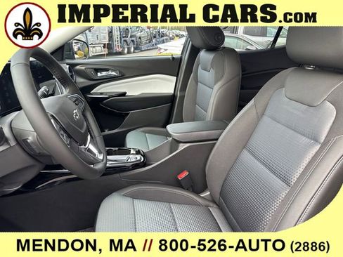 New 2026 Chevrolet Trax LT w/ Driver Confidence Package FWD image 30