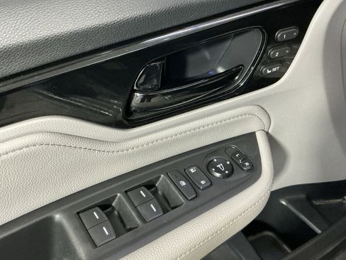 Used 2023 Honda Odyssey Touring image 16