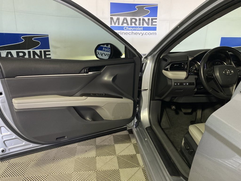 Used 2024 Toyota Camry SE w/ Convenience Package FWD image 28
