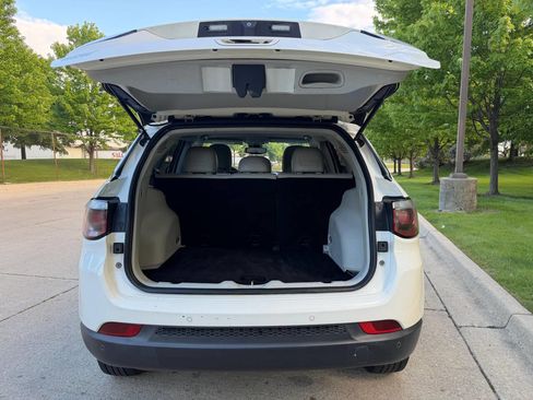 Used 2018 Jeep Compass Latitude w/ Safe & Security Group FWD image 14