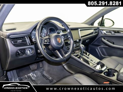Used 2023 Porsche Macan Turbo image 27