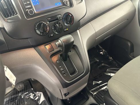 Used 2017 Chevrolet City Express LT w/ Technology Package FWD image 29