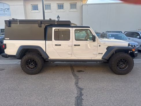 Certified 2022 Jeep Gladiator Sport image 3