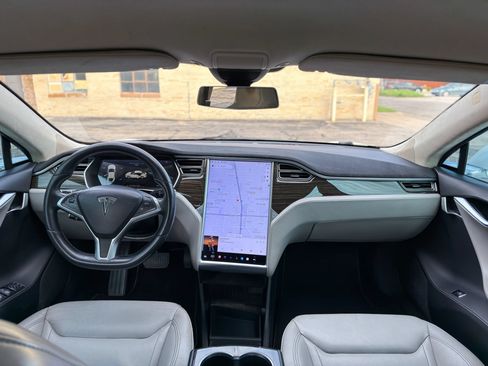 Used 2015 Tesla Model S 70 RWD image 10