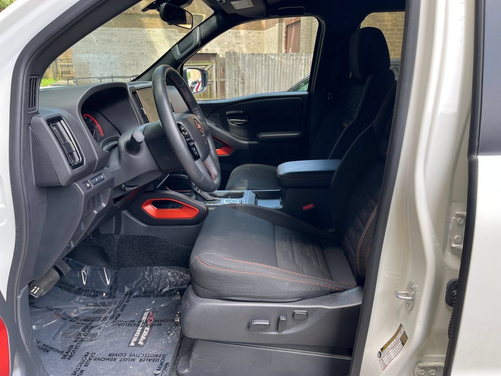Used 2026 Nissan Frontier PRO-4X AWD/4WD image 30