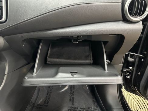 Used 2025 Nissan Versa S w/ Trunk Package image 25