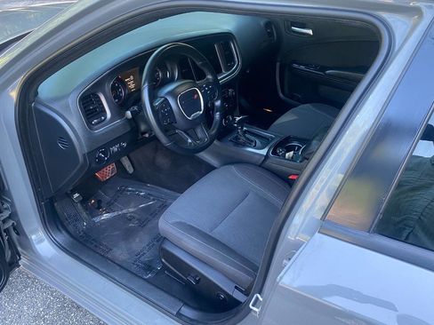 Used 2017 Dodge Charger SXT w/ Blacktop Package RWD image 12