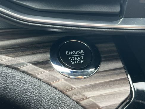 Used 2022 Ford Explorer Limited w/ Equipment Group 301A image 10