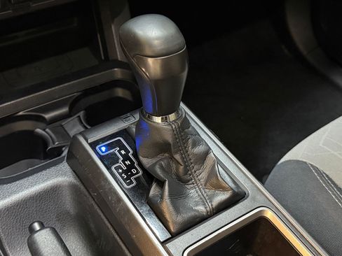 Used 2021 Toyota Tacoma TRD Sport image 16