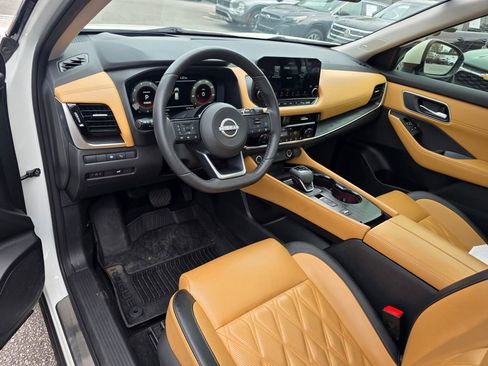 Used 2023 Nissan Rogue Platinum w/ Platinum Premium Package image 7