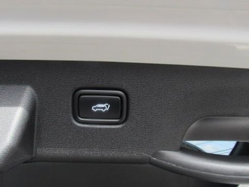 Used 2025 Kia Sportage X-Pro Prestige image 11