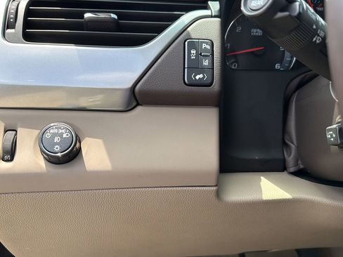 Used 2015 Chevrolet Tahoe LT RWD image 15