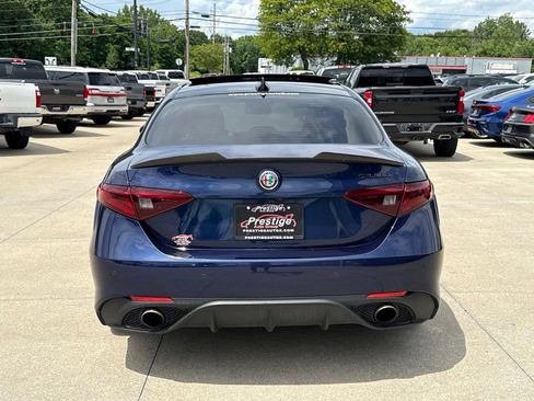 Used 2019 Alfa Romeo Giulia Ti Sport w/ Quick Order Package 22S Sport AWD/4WD image 17